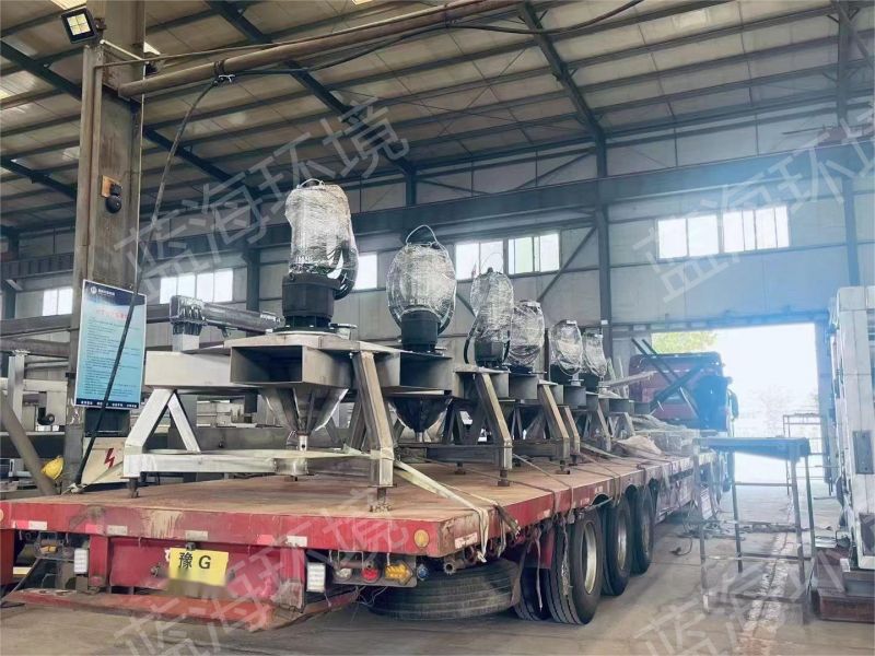刮泥機、雙曲面攪拌機、潛水曝氣機發(fā)貨