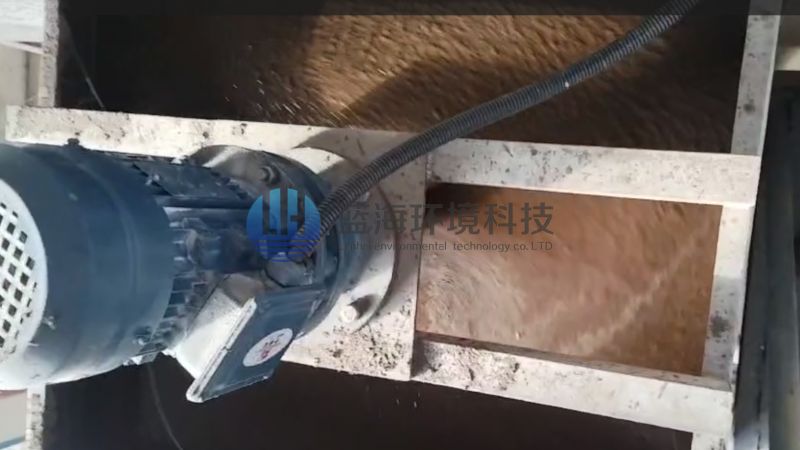廣西仙鶴新材料丨低壓+高壓帶式污泥脫水機(jī)，干度達(dá)45%